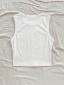 SHEIN 这款时尚休闲的度假风背心适合女孩和年龄稍大的儿童穿着。它采用圆领无袖设计，面料舒适、弹力十足且透气。清爽的椰子图案营造出轻松惬意的海滩度假氛围。适合日常穿着、外出、聚会、海滩、旅行等各种场合。是一款高品质、百搭的夏季单品。 - 白色 - 查看 2