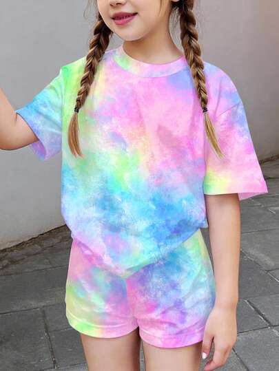 SHEIN 2件套女童扎染印花必备田园风周末休闲家庭出游拍照服，清爽短袖短裤套装，可爱夏日装扮