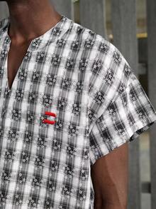 NEON BLANC Kemeja Pria Lengan Pendek Bordir Motif Bunga Cetak Digital - Hitam dan Putih - View 6