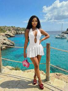 Slaydiva Vestido curto feminino de cor sólida, com decote halter, costas abertas e franzido. Ideal para encontros românticos. - Branco - Ver 7