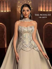 Glamrae Petite 优雅、奢华、高贵的杏色串珠雪纺无肩带低腰长裙，配有可拆卸披肩、超长喇叭袖、手工亮片和可调节系带，适合正式场合和晚礼服。 - 卡其色 - 查看 5