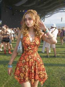 SHEIN MOD 女士印花褶皱腰部吊带不对称下摆度假连衣裙 - 彩色 - 查看 4