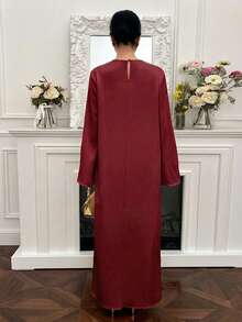 Yasmyna Gaun Arab Elegan Lengan Panjang Longgar dengan Renda Kontras Warna Polos untuk Wanita - Burgundy - View 3