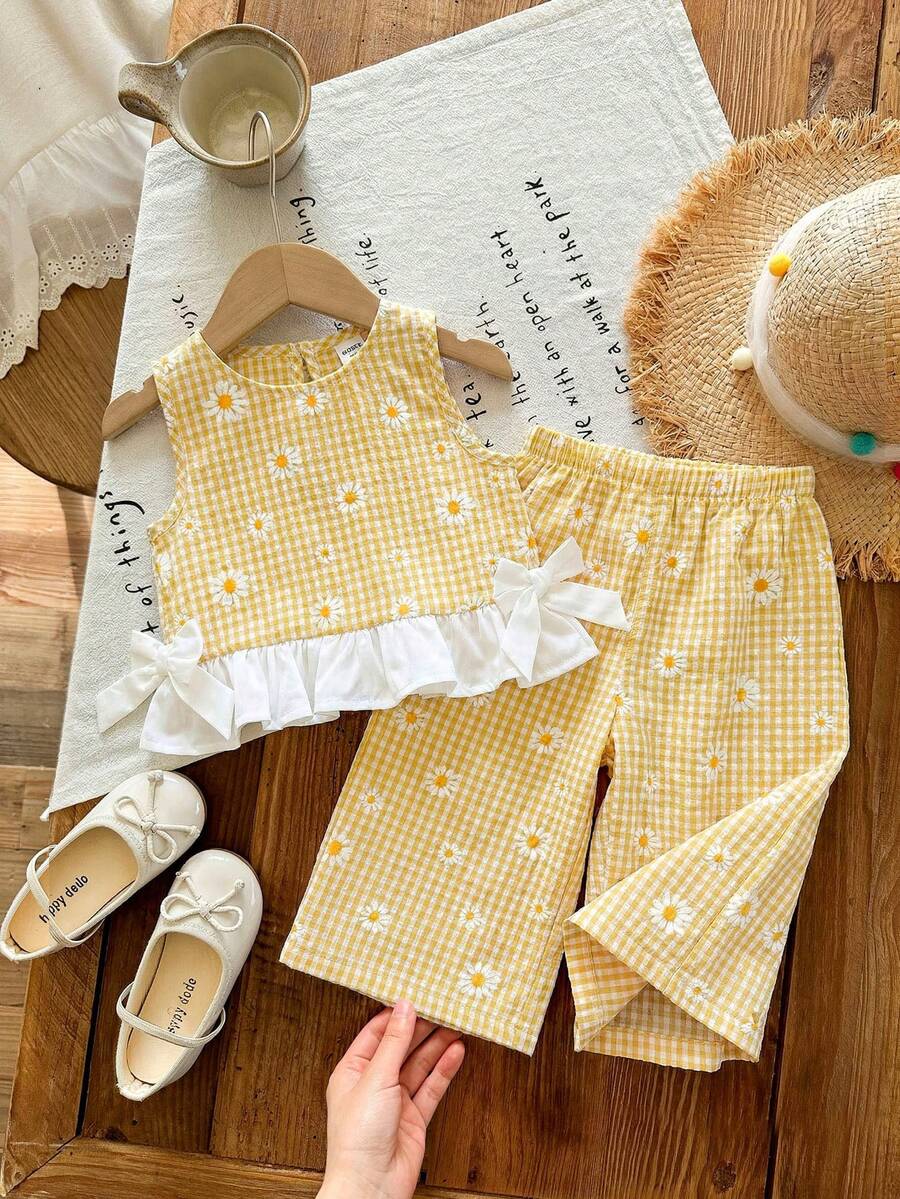 SHEIN LMoss Kids Conjunto de verano para bebé niña con top sin mangas con volantes a cuadros rosa y blanco, y pantalones sueltos de cintura elástica - Multicolor - Ver 1