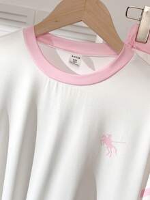 Conjunto de camiseta de manga raglán con cuello redondo y pantalones rectos de punto con ribete de contraste negro y blanco, uso diario versátil para niñas preadolescentes - Blanco - Ver 5