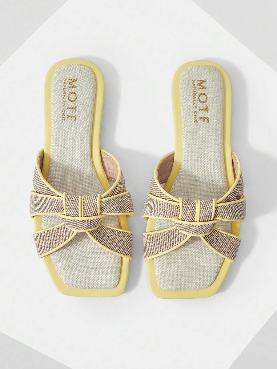 MOTF PREMIUM Dép xăng đan đế bằng mũi vuông đơn giản và thoải mái dành cho nữ, thích hợp cho kỳ nghỉ hè, đi học, nghỉ lễ năm mới, nghỉ xuân và lễ Phục sinh. - Màu vàng nhạt - Xem 1