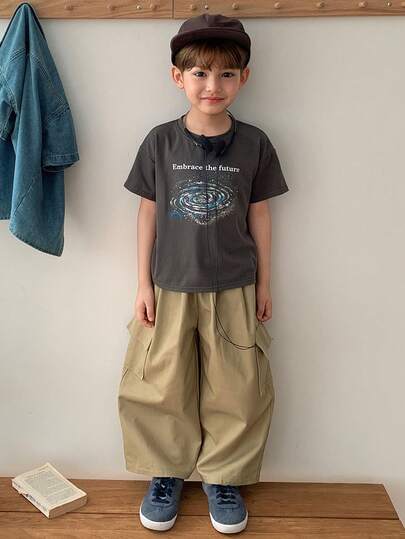 DAZY Áo thun ngắn tay màu xám than in họa tiết, kiểu dáng rộng rãi thoải mái, thích hợp mặc mùa hè cho bé trai (size nhỏ)