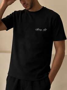 Manfinity Hypemode Áo thun nam tay ngắn in chữ, dáng croptop - màu đen - Xem 4