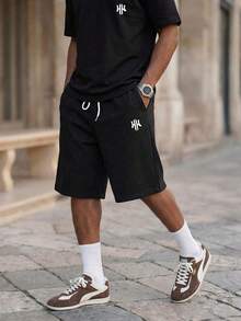 RivetRise 男士休闲标语印花落肩宽松T恤和抽绳腰短裤套装 - 黑色 - 查看 4