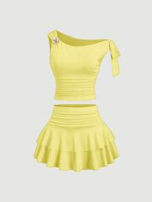 SHEIN Sweetro Women's Summer Metal Flower Decor Asymmetric-Shoulder Top And Pleated Layered Skirt Set - Yellow - View 3