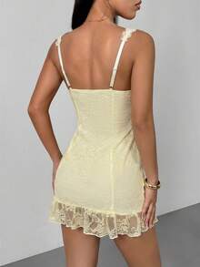 SHEIN PETITE 女士黑色蕾丝蝴蝶结装饰修身无袖迷你连衣裙，黑色连衣裙，优雅高贵，派对礼服，情人节黑色蕾丝连衣裙，性感黑色连衣裙，女士黑色蕾丝连衣裙，黑色束身连衣裙 - 淡黃色 - 查看 2