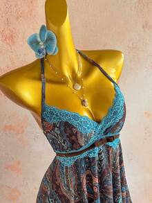 Sunnyshic Đầm ngắn cổ yếm buộc nơ kiểu Bohemian năng động, họa tiết paisley, dáng bất đối xứng, nhiều lớp, phối ruy băng, thích hợp cho nữ, đi nghỉ mát, mặc hàng ngày, thời trang. Thích hợp cho mùa xuân/hè. - Nhiều màu - Xem 3