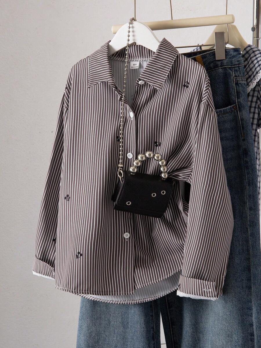 SHEIN 1件少女翻领长袖开衫，条纹衬衫，正面绣花图案，秋季休闲上衣 - 黑與白 - 查看 1