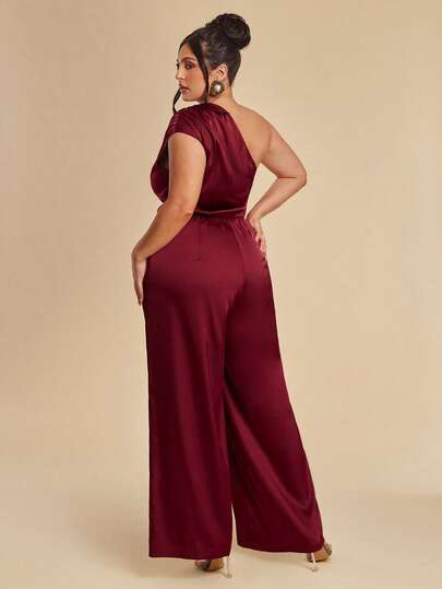 SHEIN BAE Mono elegante de pierna ancha con un hombro y cintura fruncida de satén para mujer talla grande, color borgoña
