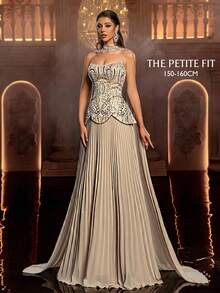 Glamrae Petite 优雅、奢华、高贵的杏色串珠雪纺无肩带低腰长裙，配有可拆卸披肩、超长喇叭袖、手工亮片和可调节系带，适合正式场合和晚礼服。 - 卡其色 - 查看 7