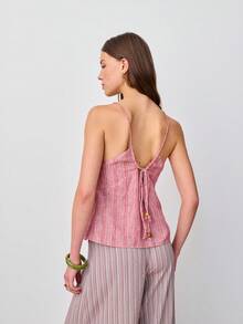 Nöista Áo hồng dáng suông với chất liệu vải có họa tiết và dây đeo mảnh mai. Kiểu dáng nữ tính thoải mái, điểm nhấn là những hạt cườm nhỏ tinh tế ở đường viền cổ. Hoàn hảo cho trang phục mùa hè, mùa xuân, lễ Phục sinh, phong cách Boho, lễ hội hoặc mặc ngoài. - Đỏ - Xem 5
