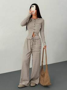SHEIN PETITE Bộ đồ nữ 2 món gồm áo tay dài cài cúc phía trước kẻ sọc và quần ống rộng, thích hợp cho mùa xuân và hè. - Nhiều màu - Xem 4