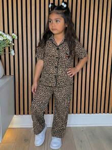 Dazy Kids Set di abbigliamento da casa per ragazze con top a maniche lunghe e pantaloni con stampa a quadri e ricami, adatto per l'autunno - Moka Marrone - Visualizzare 7