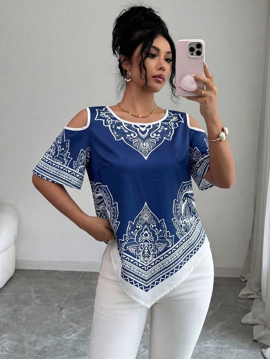 SHEIN Elenzya 优雅度假通勤黑白不对称下摆女士短袖衬衫上衣 女士上衣 最新款女士上衣 女士新款优雅上衣 女士衬衫 女士服装 女士折扣衬衫 女士休闲优雅平价上衣 蓝白印花上衣 露肩上衣 日常穿着上衣 度假上衣 休闲上衣 印花衬衫 女士衬衫 波西米亚风女士衬衫 女士衬衫 露肩衬衫 - 藍色 - 查看 1