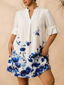 SHEIN CURVE+ Curve 尺码 US22 音乐节、海滨度假、波西米亚蓝白花卉印花 V 领短款休闲连衣裙，女士 - 藍色 - 查看 7