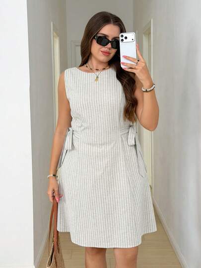 SHEIN LUNE Đầm không tay dáng rộng, tối giản, in họa tiết kẻ sọc, thích hợp mặc hàng ngày.