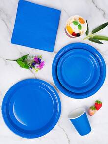 Bộ đồ dùng tiệc dùng một lần màu xanh hoàng gia gồm đĩa, khăn ăn và cốc giấy, phục vụ 24 khách. Bộ đồ dùng tiệc bằng đĩa giấy dùng một lần này phù hợp cho sinh nhật, đám cưới, tiệc theo chủ đề và dã ngoại gia đình. - Xem 4