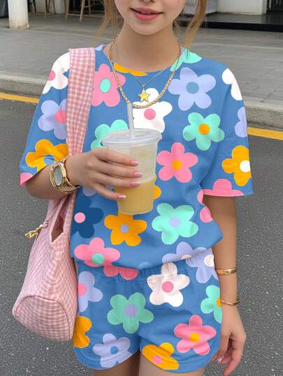 Conjunto informal de 2 piezas de camiseta de manga corta con cuello redondo y pantalones cortos con estampado de flores de dopamina minimalista para niñas preadolescentes, adecuado para el verano, el relax y las vacaciones