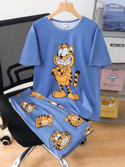 SHEIN Bộ đồ ngủ tay ngắn và quần short in hình hổ hoạt hình dành cho nam thiếu niên, rộng rãi và thoải mái, đồ mặc nhà thường ngày phù hợp cho hoạt động ngoài trời, bộ đồ mặc nhà dáng rộng in hình hổ hoạt hình độc đáo, phong cách thể thao dành cho học sinh.