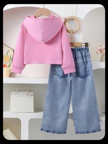 SHEIN Bộ đồ 2 món thời trang đường phố cho bé gái: Áo hoodie in hoa và quần denim in họa tiết, thanh lịch và "Đức tin vượt qua nỗi sợ hãi", phù hợp cho các buổi đi chơi bình thường, kỳ nghỉ, mùa xuân/thu - Hồng - Xem 2