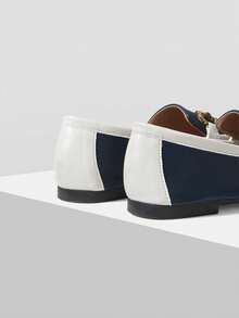 MOTF PREMIUM 女士舒适休闲方头平底鞋，适合新年假期、春季、春假、复活节和圣诞节穿着。 - 藍白色 - 查看 8