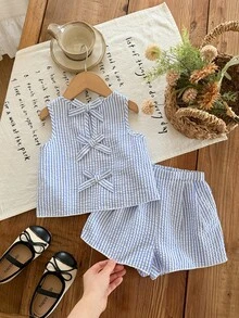 SHEIN 两件套女婴休闲日常圆领蓝色条纹后背蝴蝶结背心上衣和短裤套装，非常适合夏季女婴穿着。 - 藍色 - 查看 3