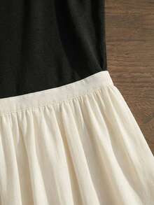 Franclia Robe blanche plissée à taille haute sans manches noire et blanche pour femmes - Blanc - Voir 4