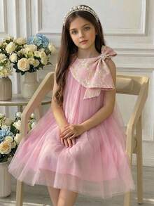 Pitira Đầm dự tiệc cho bé gái tuổi teen, màu hồng nhạt thanh lịch, chất liệu lưới phối họa tiết, đính ngọc trai, dáng chữ A, thích hợp cho các dịp trang trọng, tiệc tùng, sinh nhật, mặc hàng ngày, lễ hội, họp mặt gia đình và các sự kiện đặc biệt, mặc đôi với chị em gái, phong cách retro dễ thương, thanh lịch, thích hợp cho mùa tựu trường, các bữa tiệc sang trọng, hẹn hò, đi làm, thích hợp cho đám cưới, tiệc sinh nhật, dạ hội, váy phù dâu, váy dạ hội trang trọng, lễ tốt nghiệp, bé gái cầm hoa. - Hồng - Xem 3