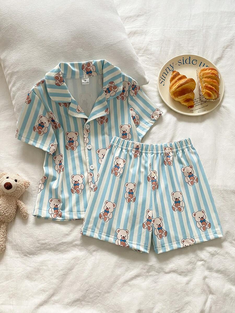 SHEIN 夏季柔软舒适男童两件套,可爱卡通熊条纹印花休闲Polo衫和宽松短裤,居家休闲装 - 藍色 - 查看 1
