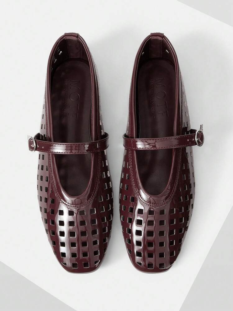 WOMEN SHOES POPULAR FRENCH NEW FASHION BURGUNDY PU LEATHER HOLLOW GRID TEMPERAMENT SQUARE TOE FLAT SOLE SHOES, COMFORTABLE AND VERSATILE WITH SIMPLE ELEGANCE NOT TIRED FEET BREATHABLE HOLE SANDALS
