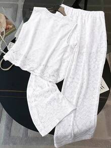 GlowEve Women's Spring/Summer New Crochet Lace Hollow Out Knitted Pants Two Pieces Set (Random Floral Pattern) - White - View 2