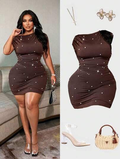 NU&NOW Đầm midi ôm sát gợi cảm, xếp ly, đính ngọc trai, hở vai, cỡ lớn.