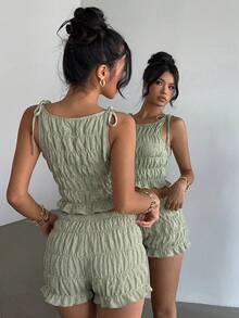 màu xanh lá