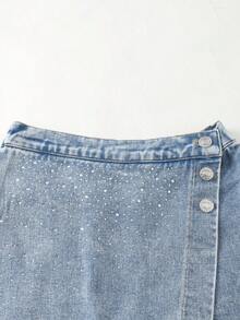 Bộ 2/1 váy quần short denim đính đá, cạp chun co giãn cho bé gái tuổi teen, chất liệu cotton mềm mại, phong cách thường ngày, thời trang đường phố, thiết kế đi nghỉ mát, hàng mới về mùa xuân/hè 2026. - Rửa trung bình - Xem 4