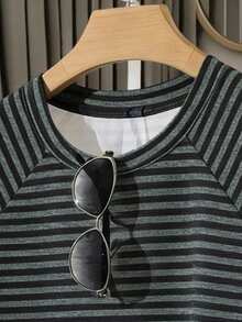 少女休闲经典黑灰条纹落肩宽松短袖T恤套装，带口袋，百搭实用，适合夏季穿着，个性化T恤短裤套装，休闲舒适，适合家庭出游，优雅装扮，返校必备，易于穿搭，休闲运动，基础款，日常时尚童装 - 彩色 - 查看 4