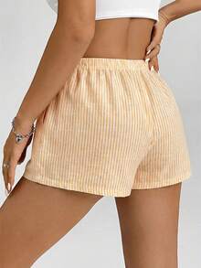 SHEIN PETITE Quần short nữ kẻ sọc cạp thấp, thích hợp cho kỳ nghỉ hè và đi biển. - Màu vàng - Xem 2