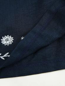 SHEIN PETITE 女士休闲度假套装，圆领露背扎染印花上衣搭配扎染短裤，春夏款 - 藍白色 - 查看 4