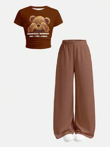 Maillard Brown，可爱复古风蝴蝶结小熊印花图案，大地色系，复古条纹，散发淡淡复古气息，少女两件套针织T恤和裤子套装，休闲日常时尚，适合户外野餐、街头风、居家穿着。 - 白色 - 查看 2