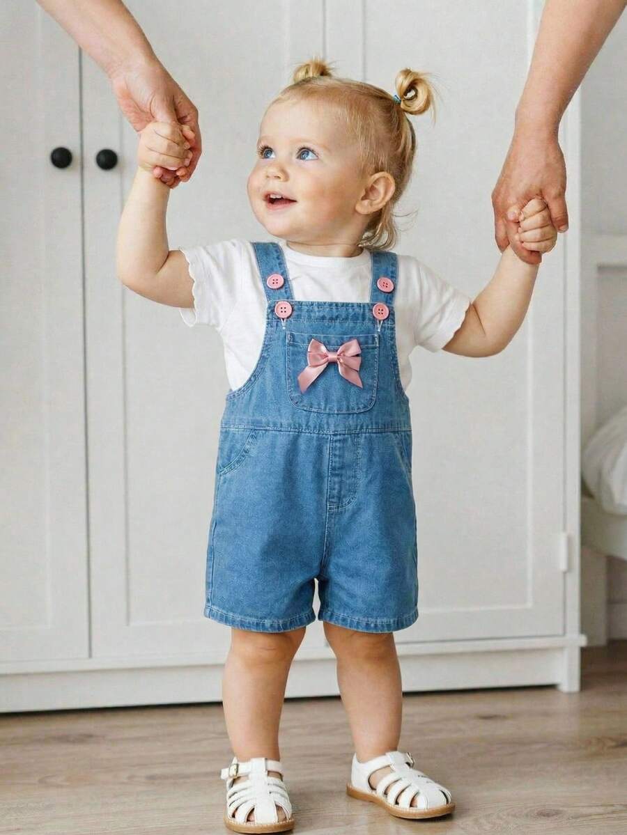 Spring/Summer Baby Girls' Cute Pink Button & Bow Decor Soft Denim Loose Casual Comfortable Bib Shorts - Light Wash - View 1
