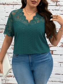 SHEIN Clasi Áo thun nữ cỡ lớn cổ chữ V viền ren, kiểu dáng thường ngày, đa năng. - màu xanh lá - Xem 3