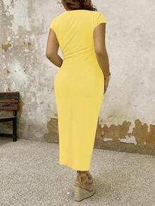 EMERY ROSE Plus Size Women's Summer Solid Color Round Neck Cap Sleeve Side Knot Ruched Fitted Elegant Dress Maxi Women Outfit - Yellow - View 2