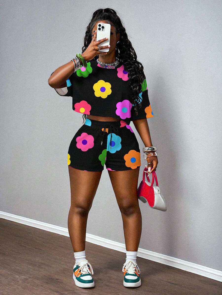Slaydiva Bộ đồ nữ thường ngày in họa tiết hoa gồm áo thun và quần short, thích hợp cho mùa hè. - Nhiều màu - Xem 1