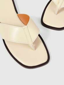 Sleekvia Ladies Comfortable Flat Wear-Resistant Versatile Metal Outdoor Flip-Flops Slippers Summer Shoes - Apricot - View 7