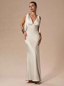 xheSHEIN  Vestido de unicolor minimalista y sexy de cuello en V profundo, espalda descubierta y lazo, color amarillo crema, adecuado para fiestas, cócteles, ocasiones formales, dama de honor, cumpleaños, Navidad, casual de negociosxhe - Albaricoque - Ver 2