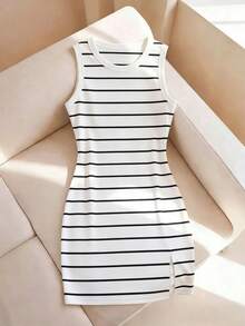 Franclia Summer Women's Casual Fashionable Young Minimalist Versatile Round Neck Fitted Split Hem Mini Dress - Black and White - View 4